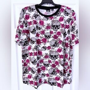 Skull and Rose Graphic T-Shirt